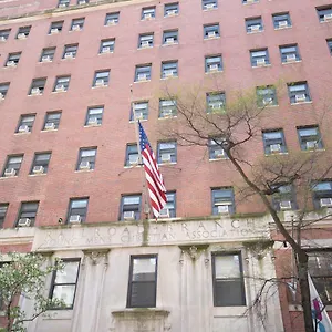 Vanderbilt Ymca Hostal